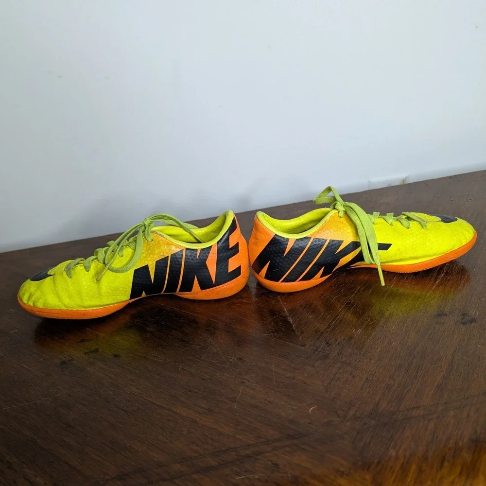 Nike Boy's‎ 2 Yellow Orange Ombre Lace up Athletic Running Shoes - Picture 5 of 7